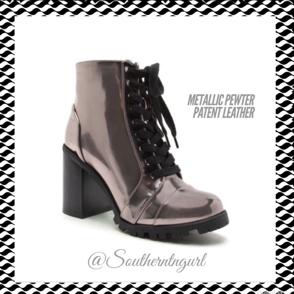 NWT QUPID Metallic Lace Up Chunky Heel Boots/ Booties - Picture 10 of 10